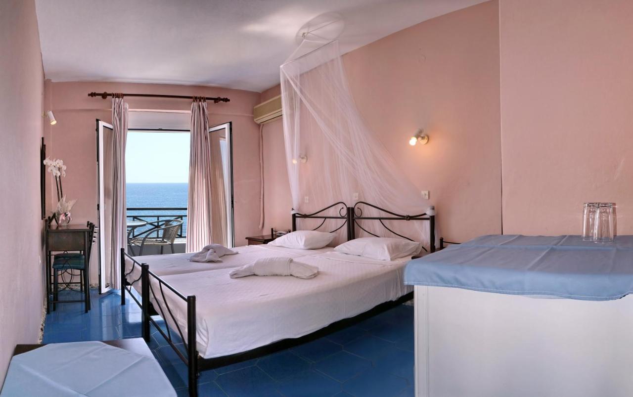 Pebble Beach Hotel Plomari Ngoại thất bức ảnh