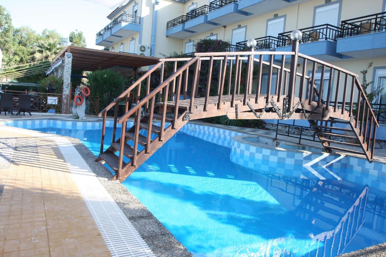 Pebble Beach Hotel Plomari Ngoại thất bức ảnh