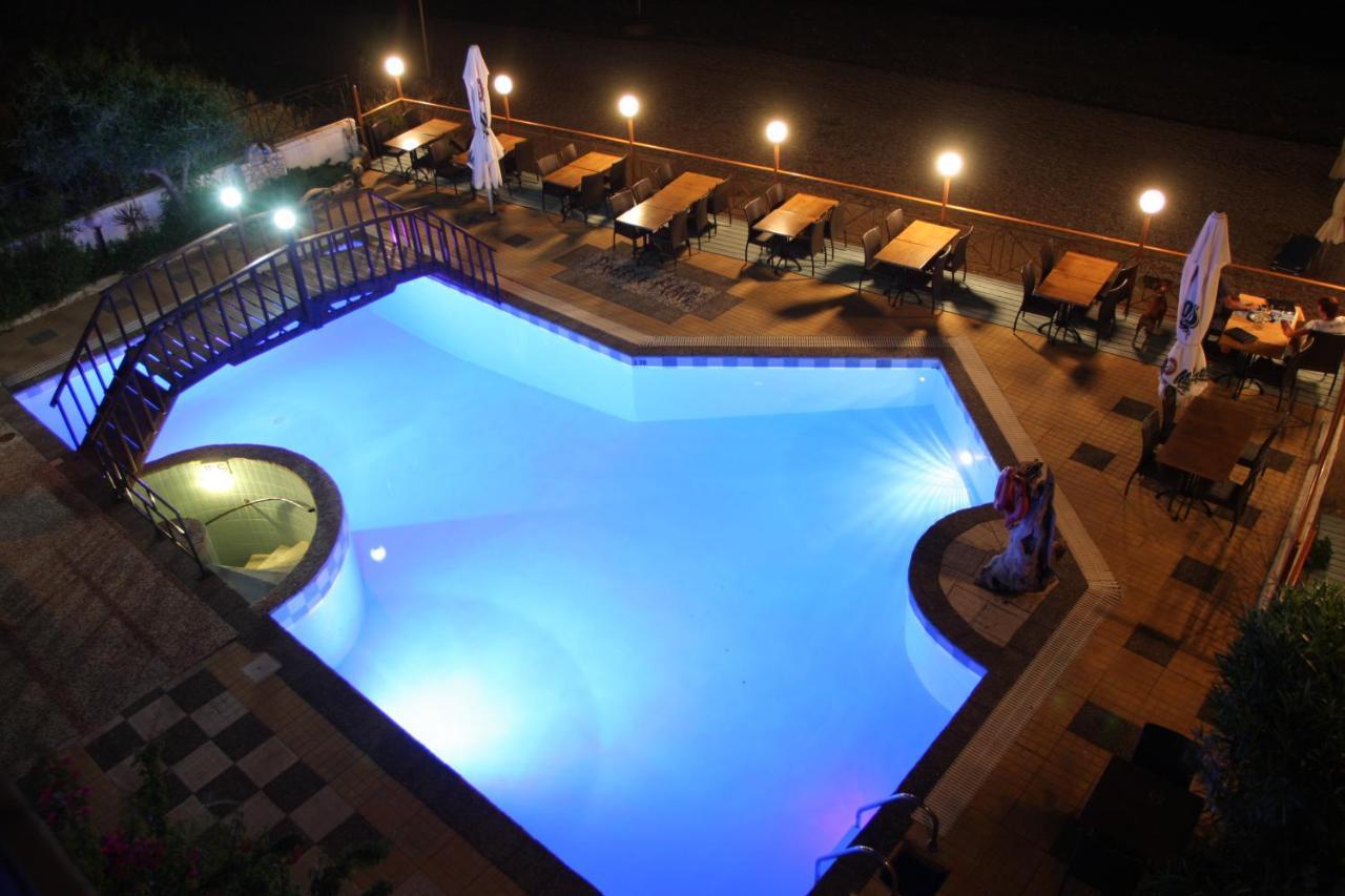 Pebble Beach Hotel Plomari Ngoại thất bức ảnh