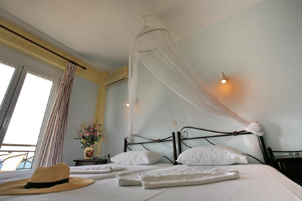 Pebble Beach Hotel Plomari Ngoại thất bức ảnh