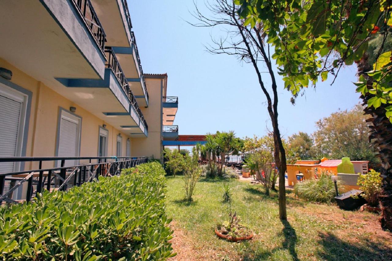 Pebble Beach Hotel Plomari Ngoại thất bức ảnh