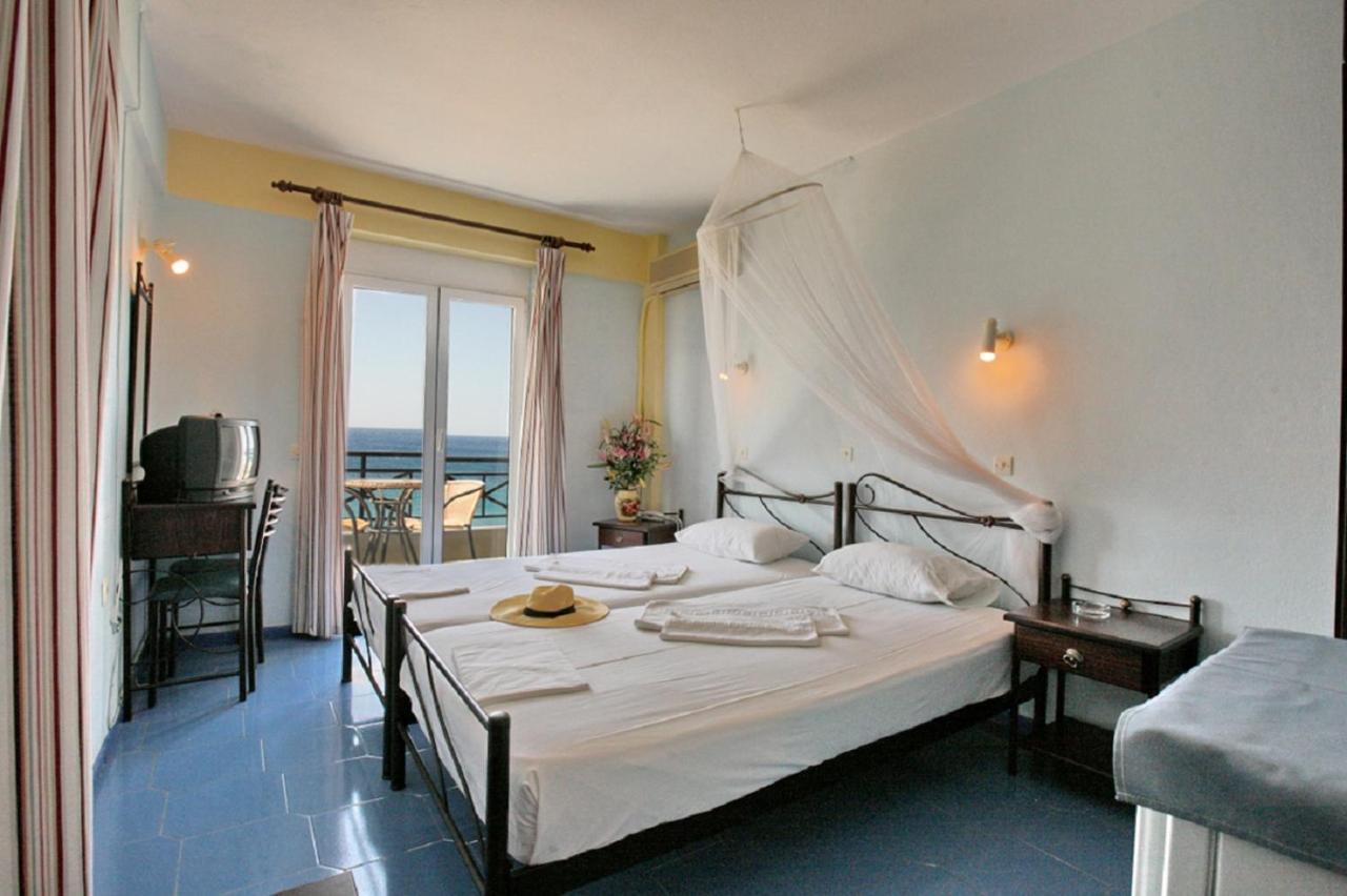 Pebble Beach Hotel Plomari Ngoại thất bức ảnh