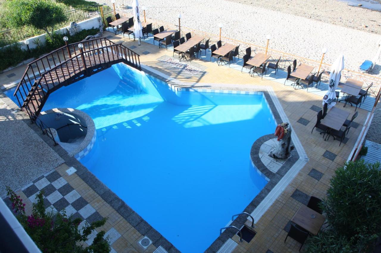 Pebble Beach Hotel Plomari Ngoại thất bức ảnh